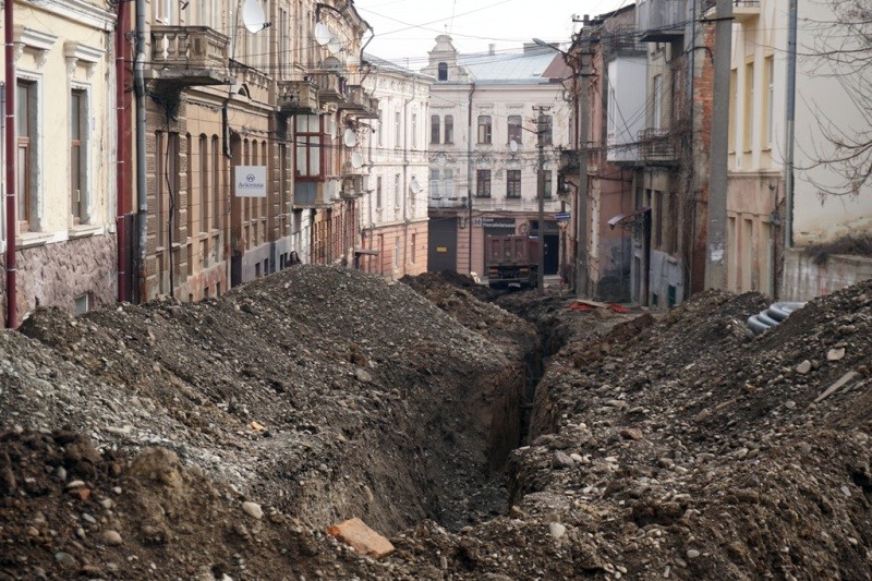 Pereyaslavska street rubble